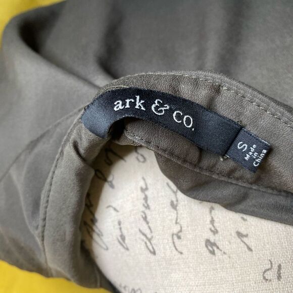 ModCloth Ark & Co Tops- small blouse (brown / green) - EUC - Picture 4 of 6